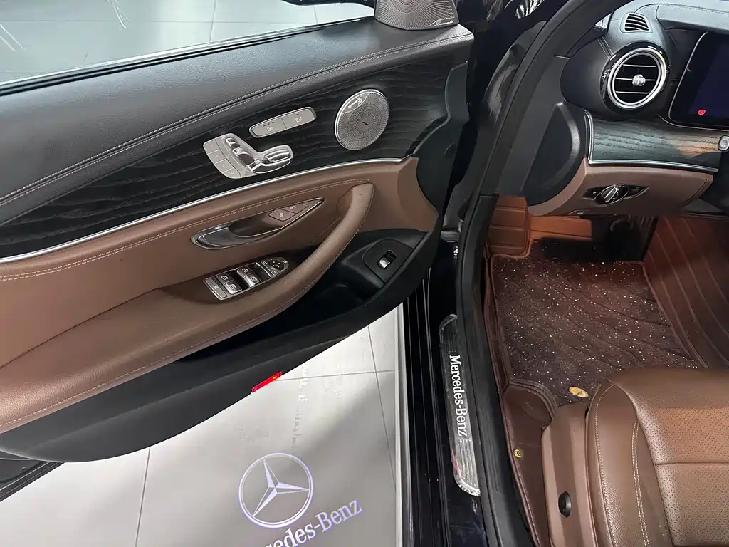 Mercedes-Benz E-Class — миниатюра 4