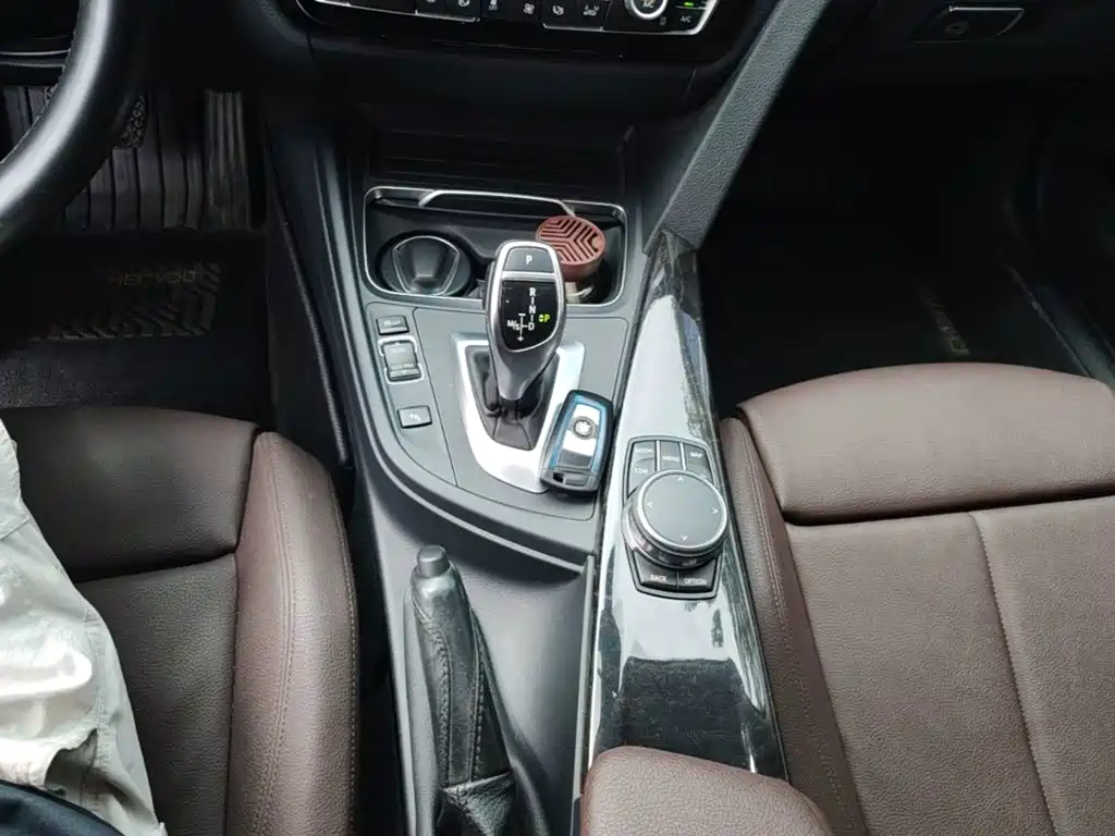 BMW 3 Series — миниатюра 14