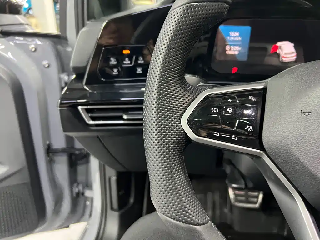 Volkswagen Golf — миниатюра 12
