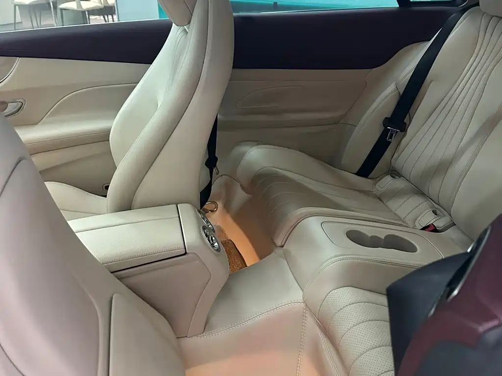 Mercedes-Benz E-Class (Import) — миниатюра 6