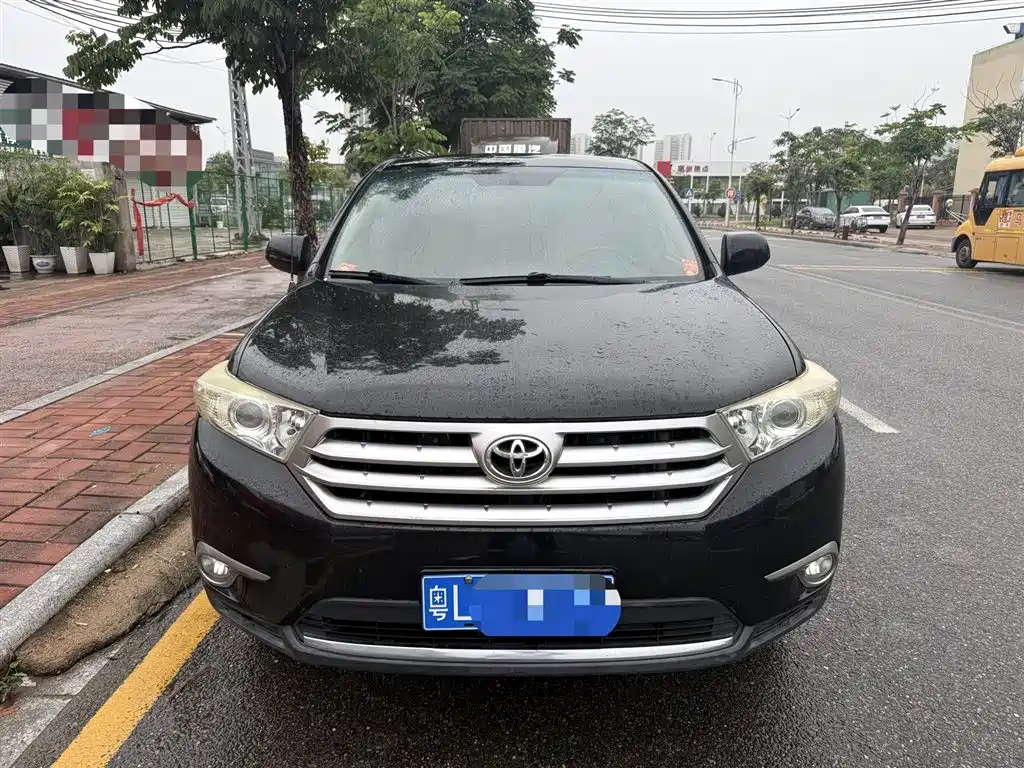 Toyota Highlander 2012 2.7L 5 мест Elite