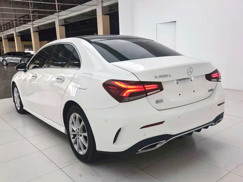 Mercedes-Benz A-Class — миниатюра 7