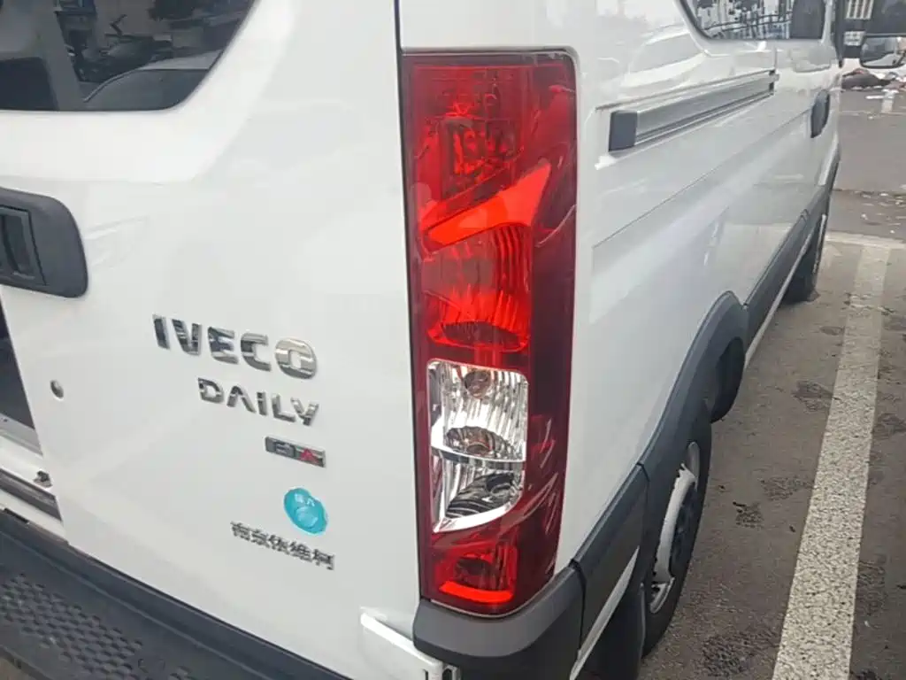 IVECO Ousheng — миниатюра 8