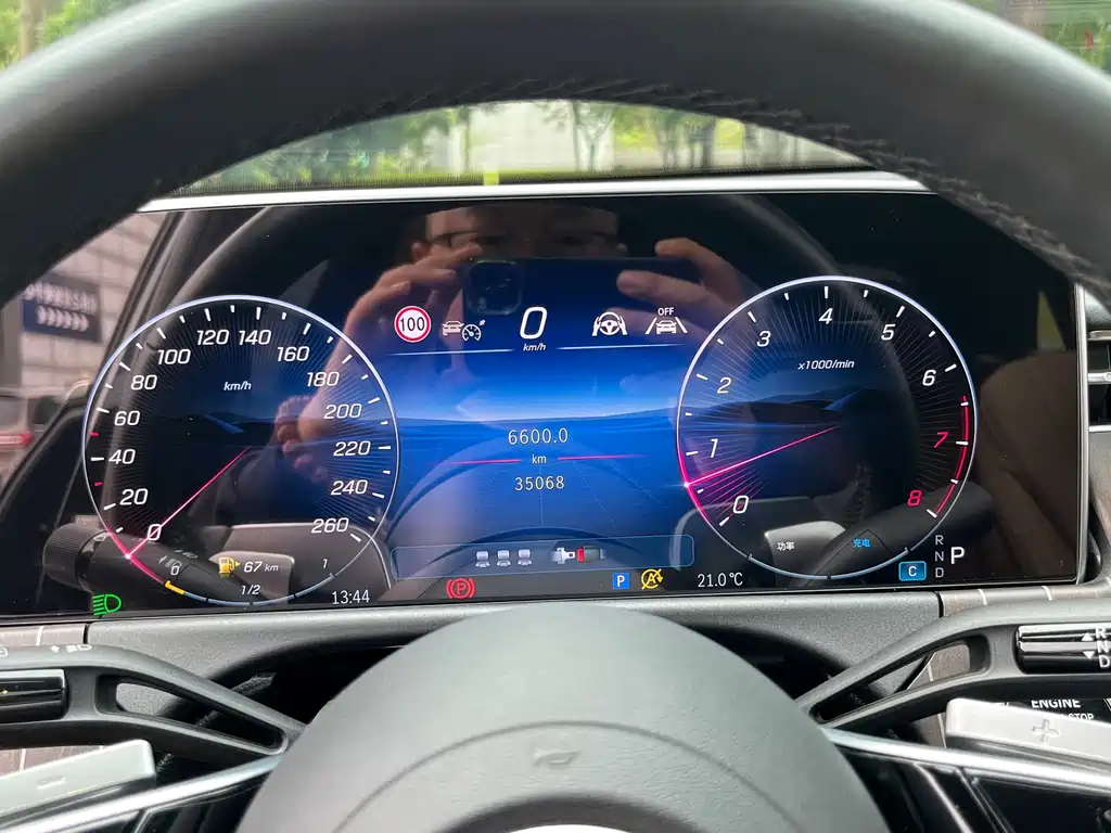 Mercedes-Benz E-Class — миниатюра 20