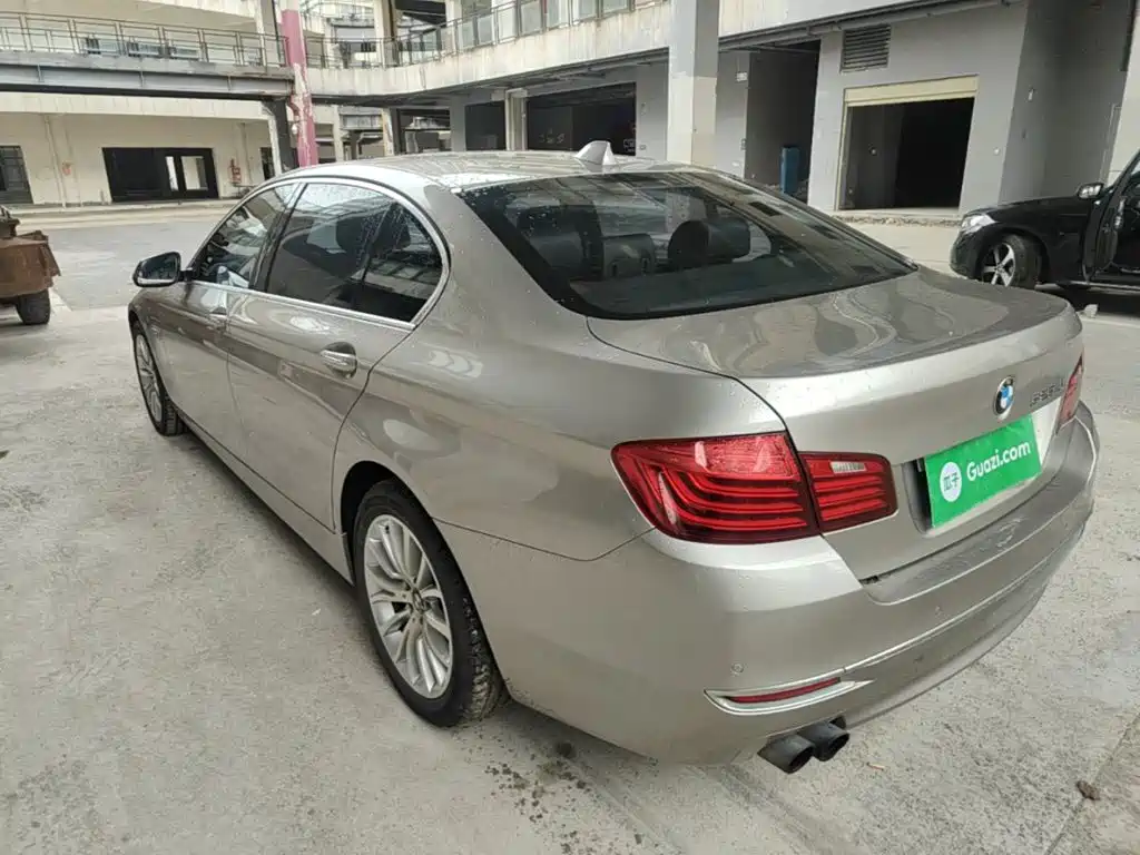 BMW 5 Series — миниатюра 5