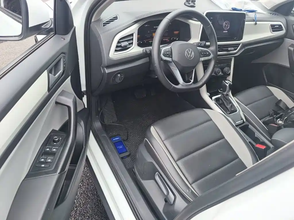 Volkswagen T-Roc — миниатюра 21