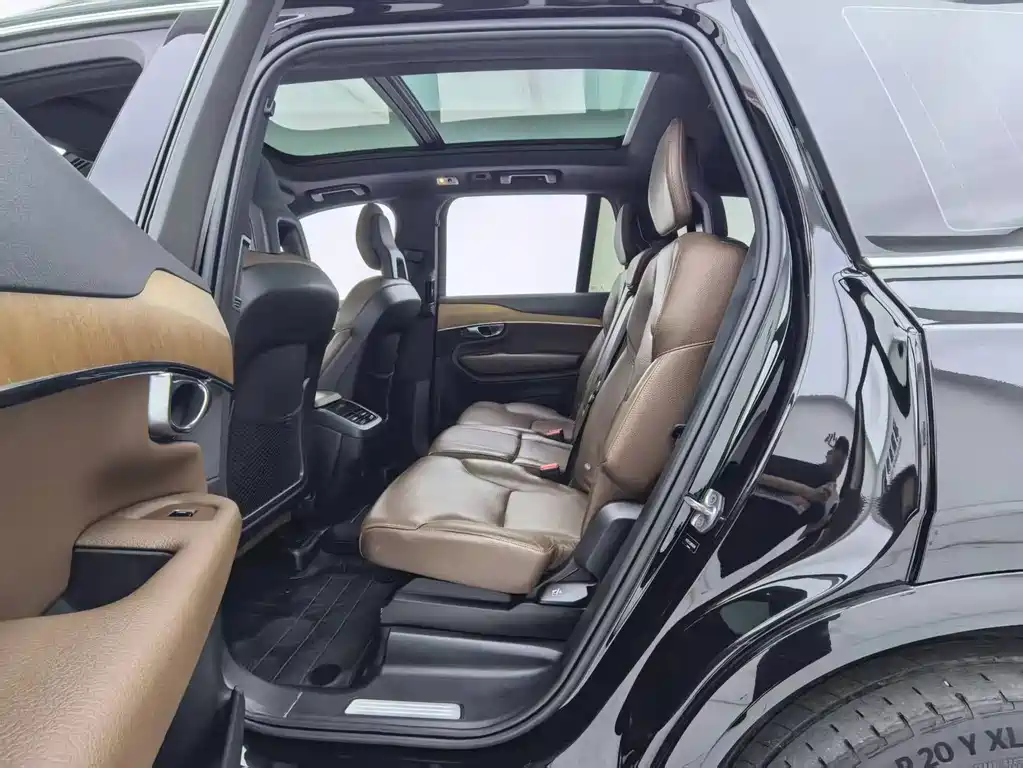 Volvo XC90 — миниатюра 15