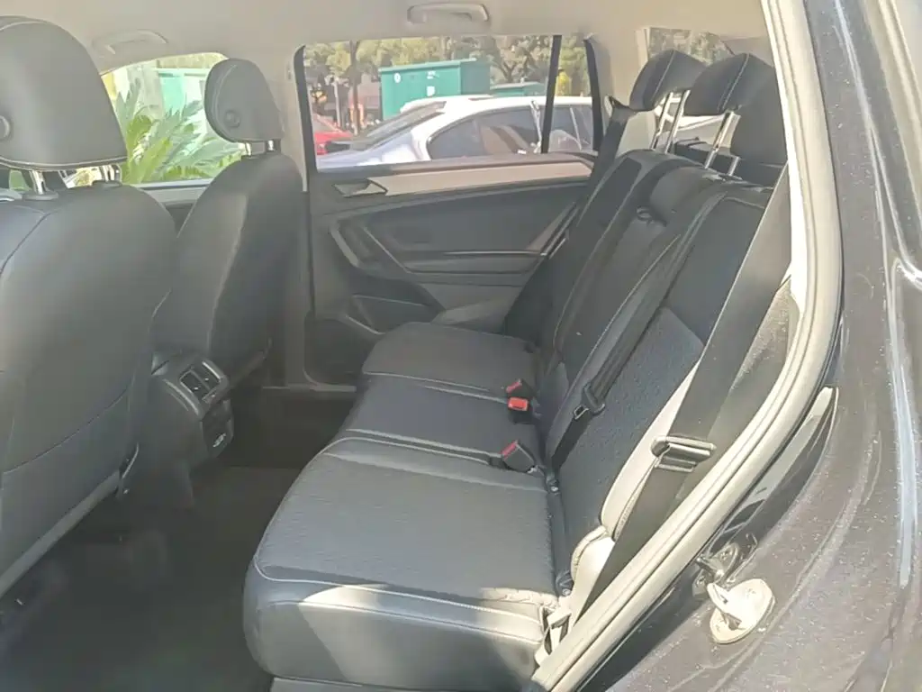 Volkswagen Tiguan L — миниатюра 17