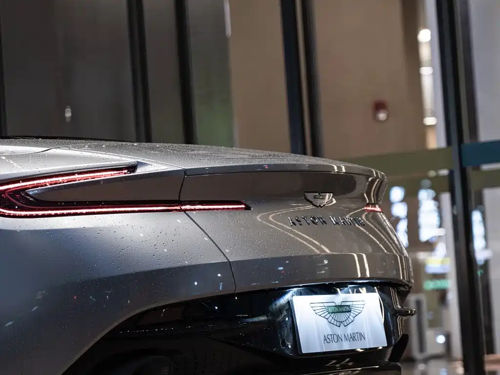 Aston Martin DB11 4.0T V8 Volante, фото 5