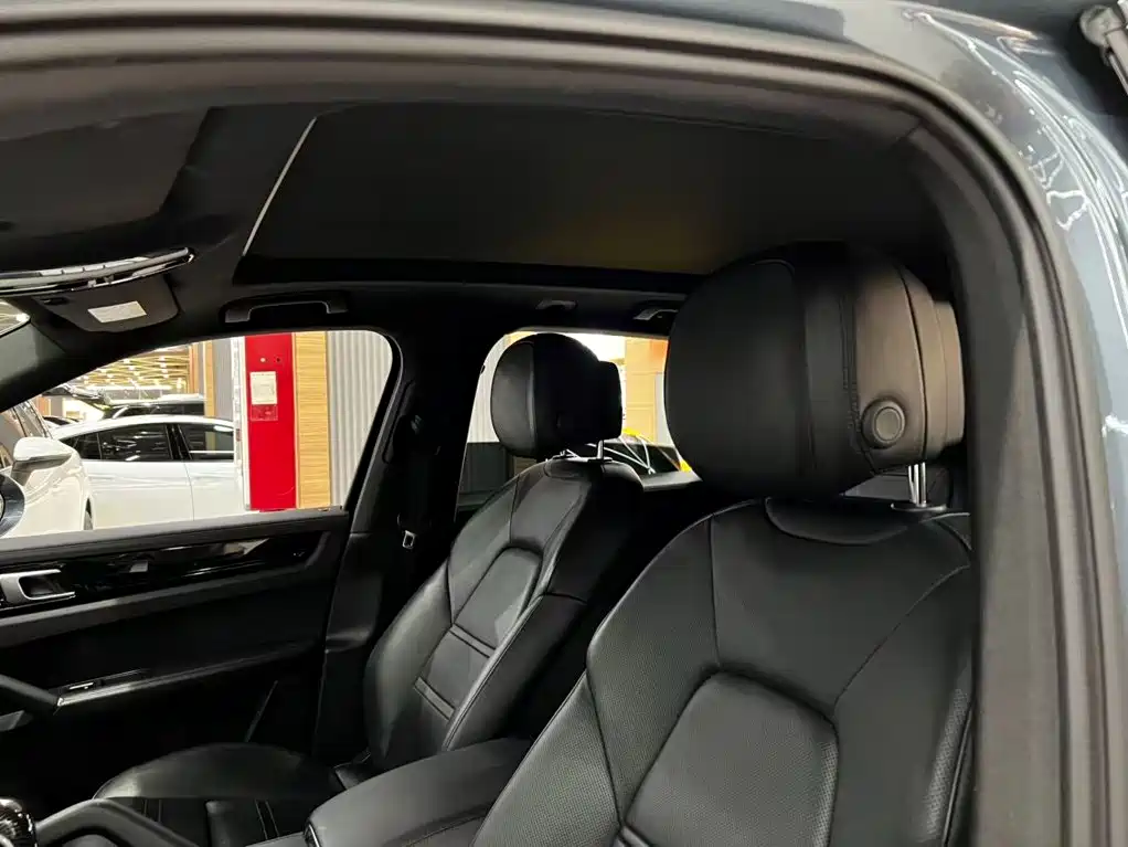 Porsche Cayenne — миниатюра 14
