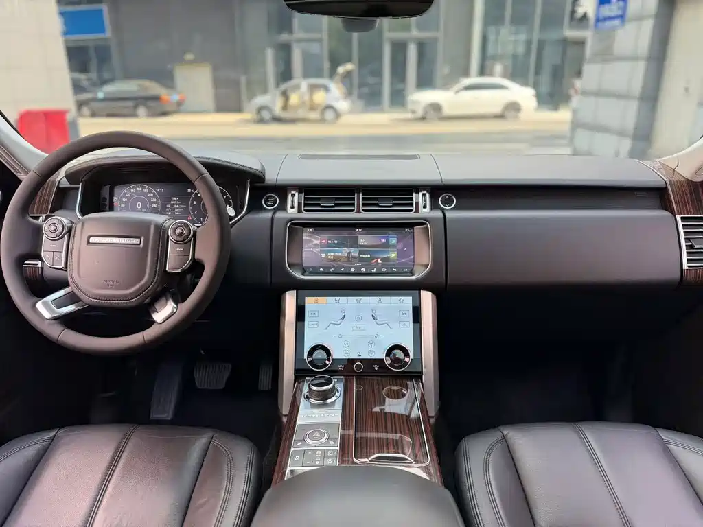 Land Rover Range Rover — миниатюра 6