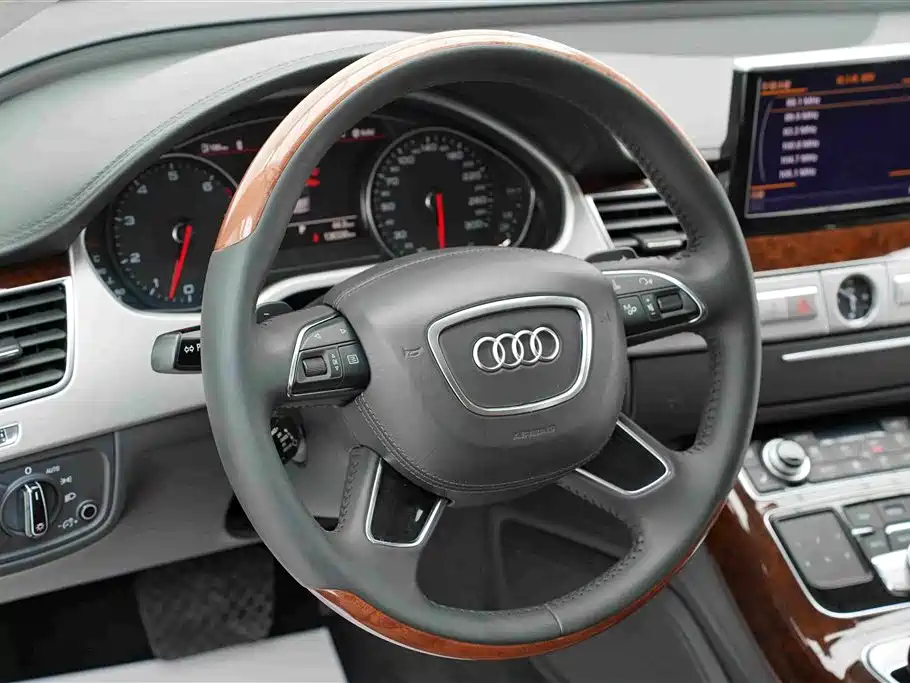 Audi A8 — миниатюра 9