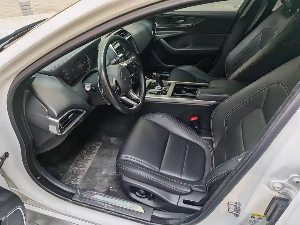 Jaguar XEL — миниатюра 4