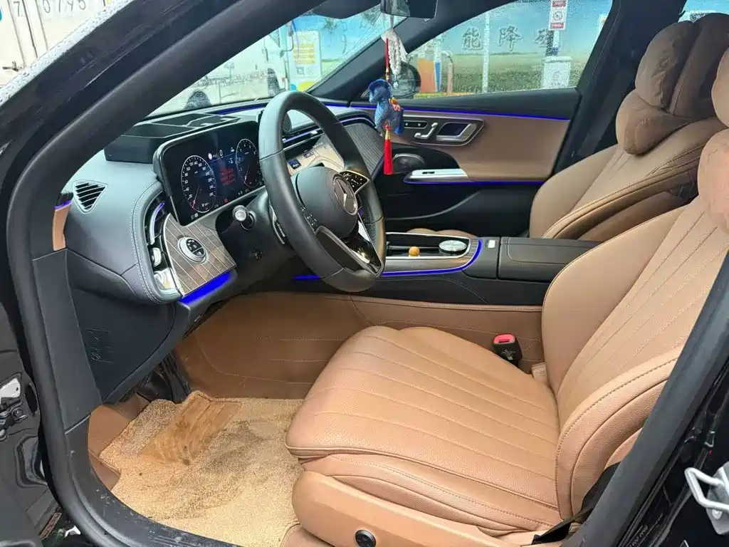 Mercedes-Benz E-Class — миниатюра 7