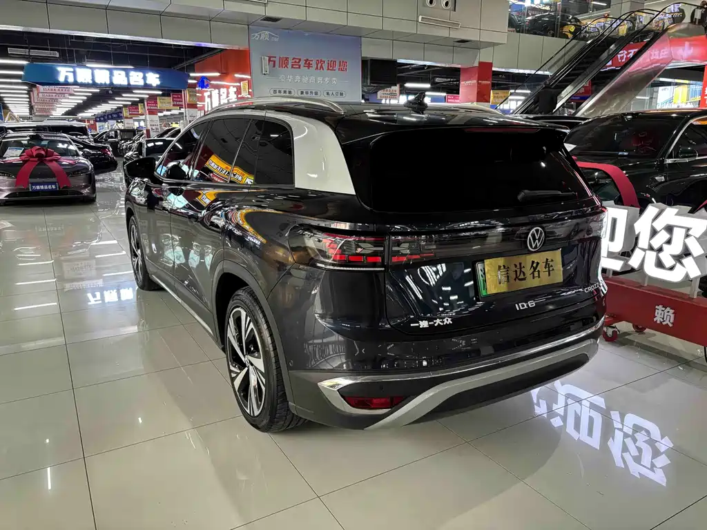 VOLKSWAGEN ID.6 CROZZ