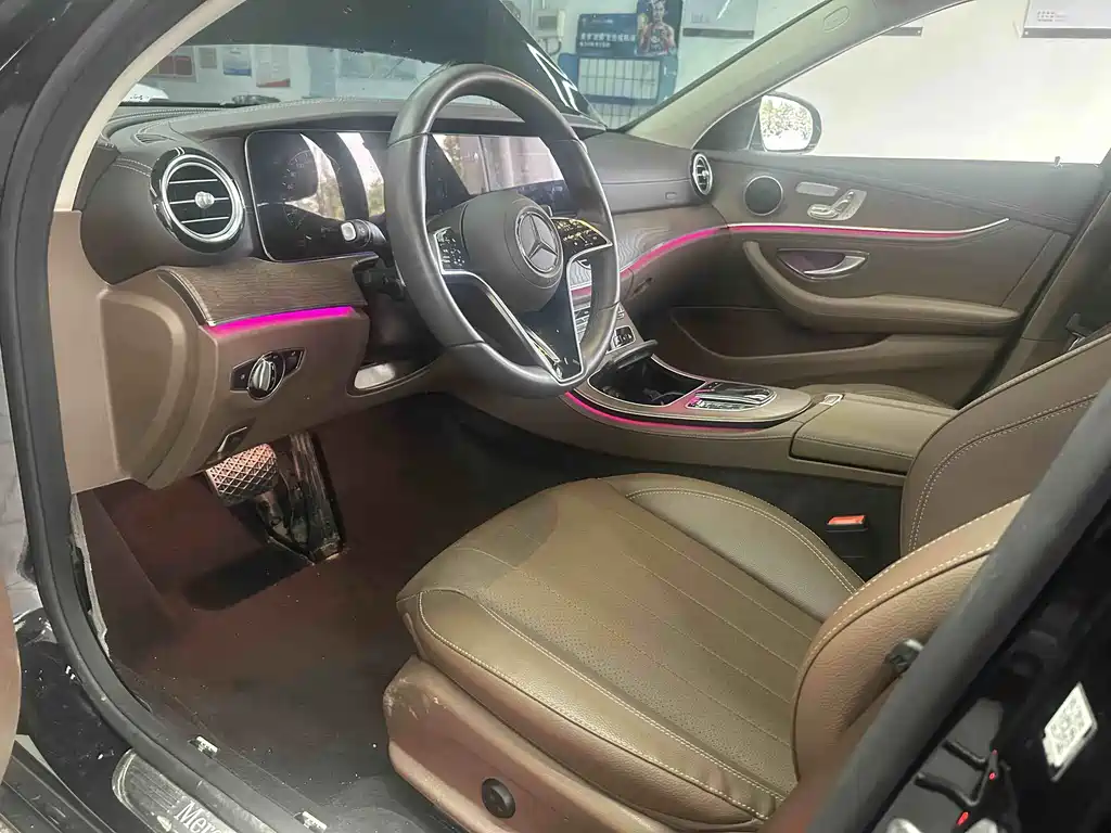 Mercedes-Benz E-Class — миниатюра 2