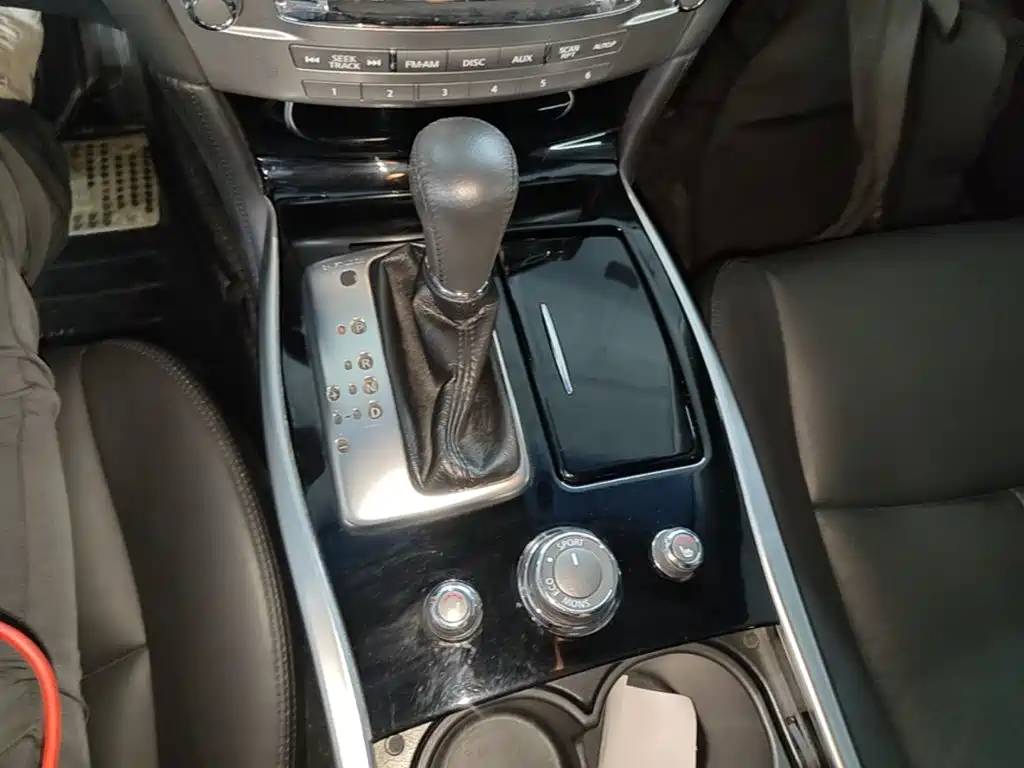Infiniti Q70 — миниатюра 14