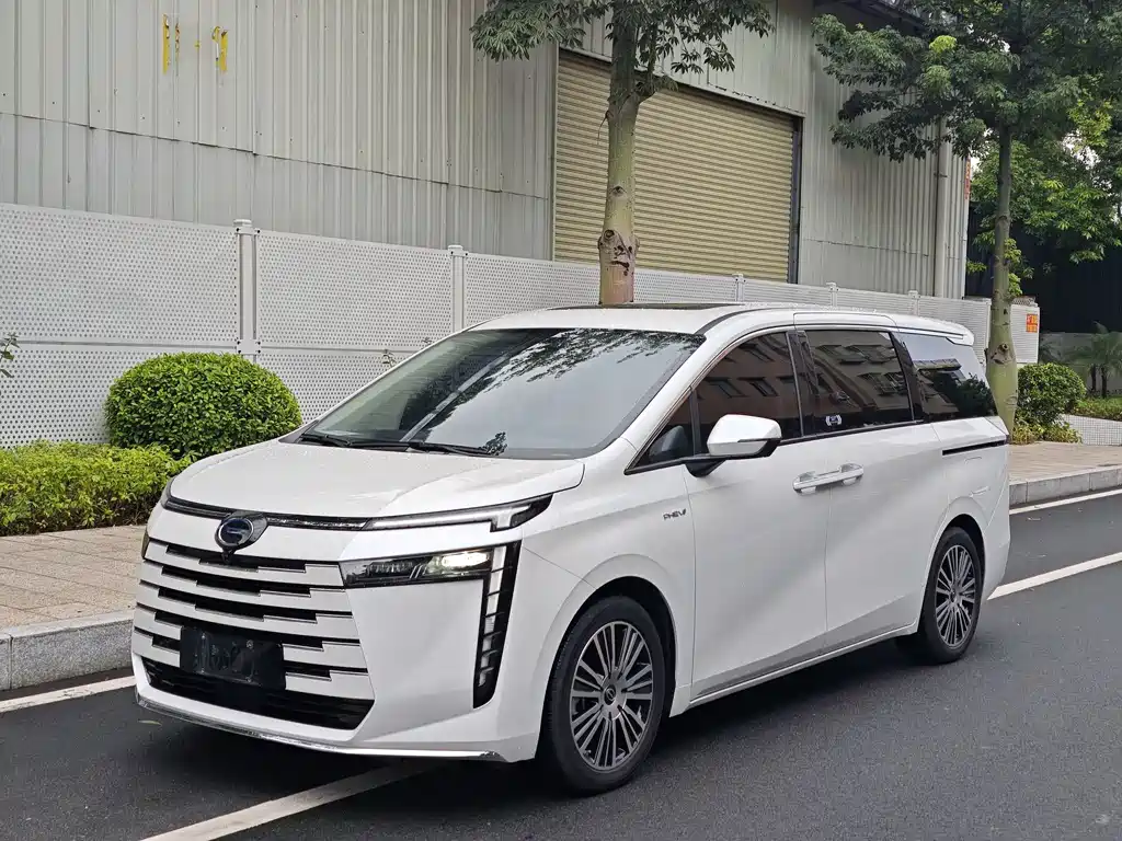 GAC Motor Trumpchi E8 PHEV