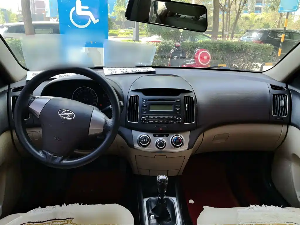 Hyundai Elantra — миниатюра 5