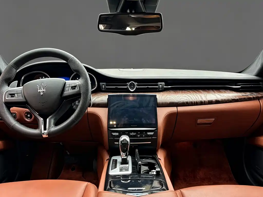 Maserati Quattroporte — миниатюра 5