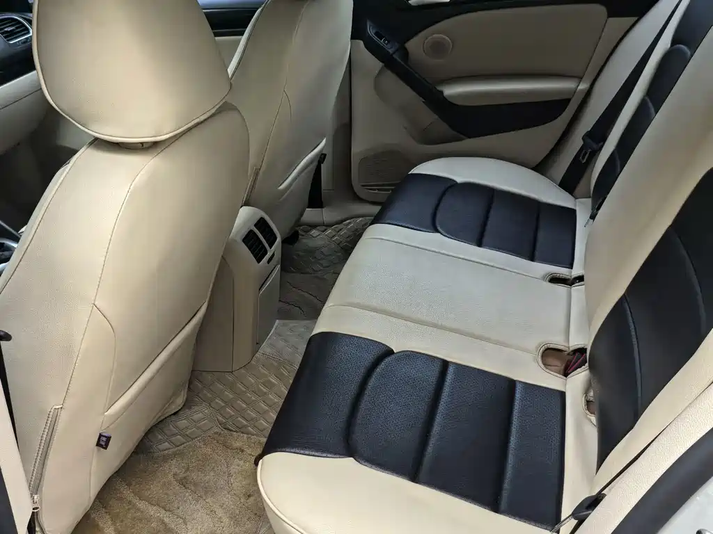 Volkswagen Golf — миниатюра 8