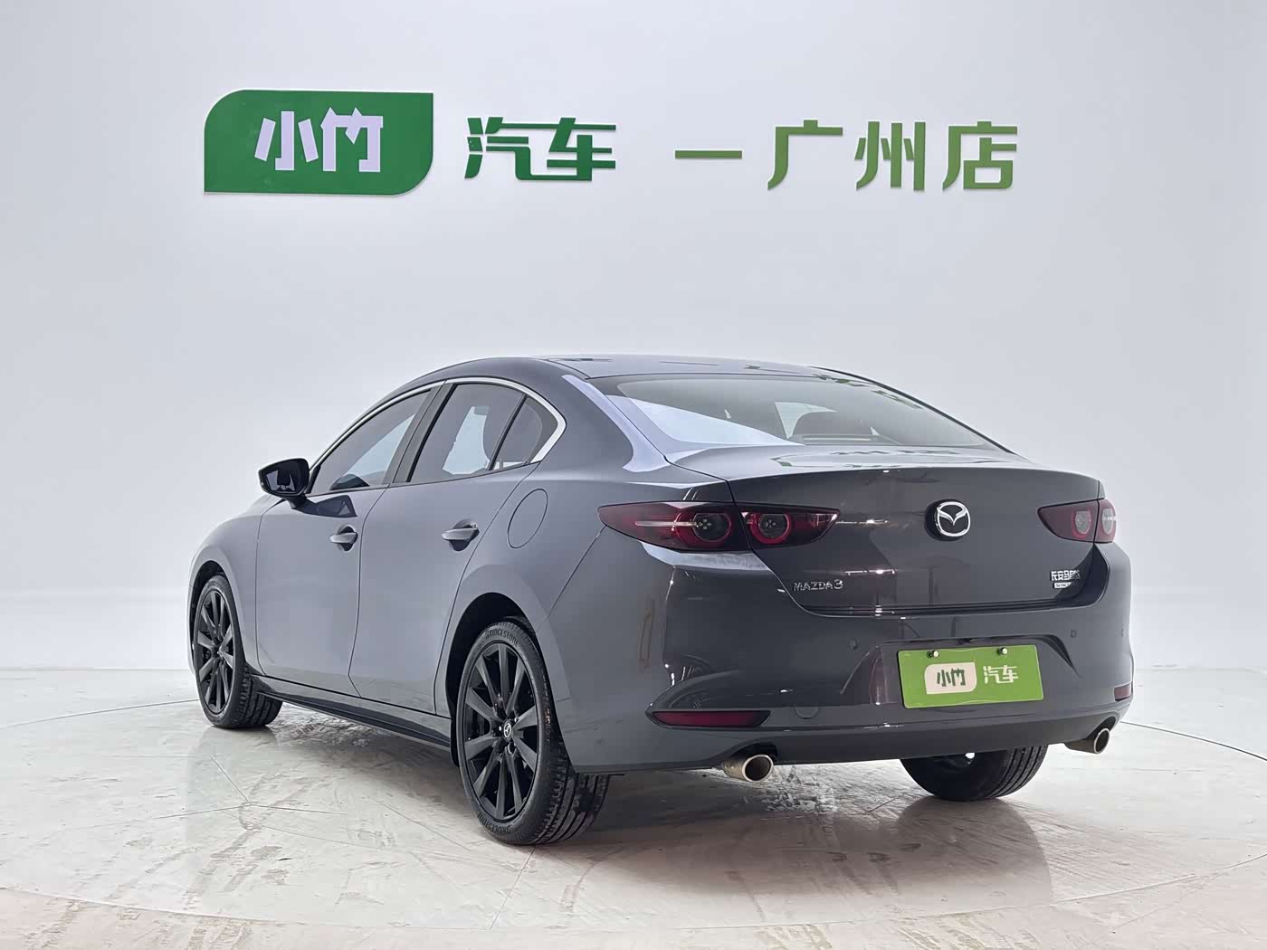 Mazda Mazda3 Axela 2.0 л 2023 г. Серебристо-серый, пробег 26100 км