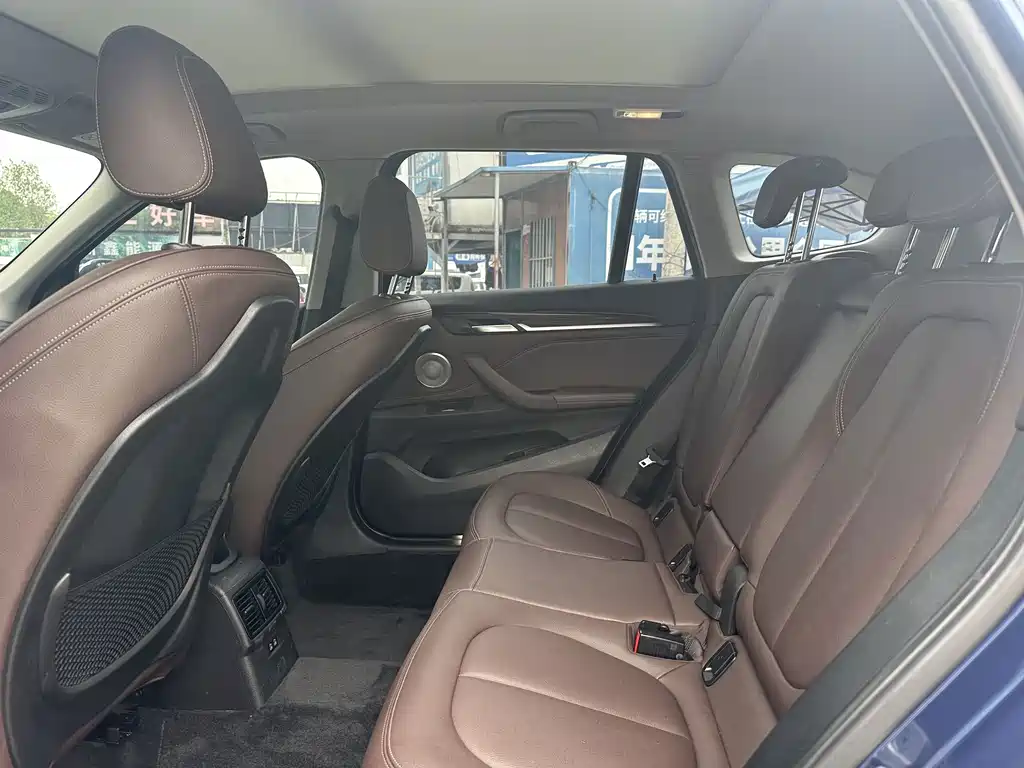 BMW X1 — миниатюра 10