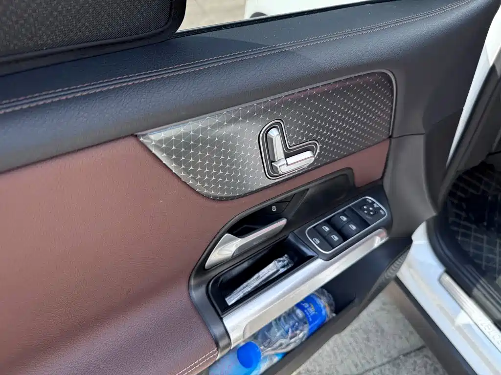 Mercedes-Benz GLB — миниатюра 9