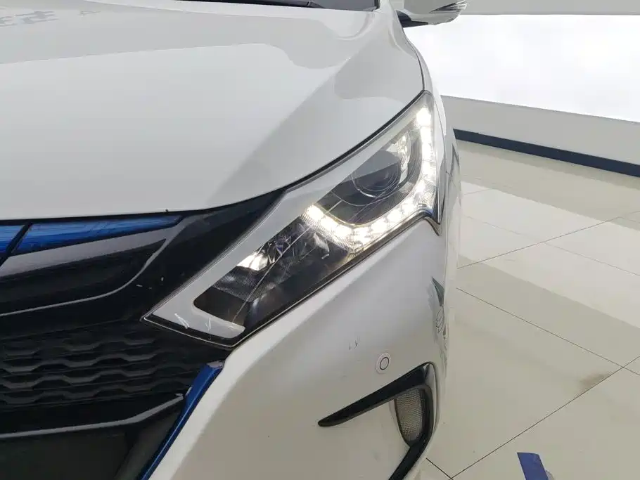 BYD Qin NEV — миниатюра 5