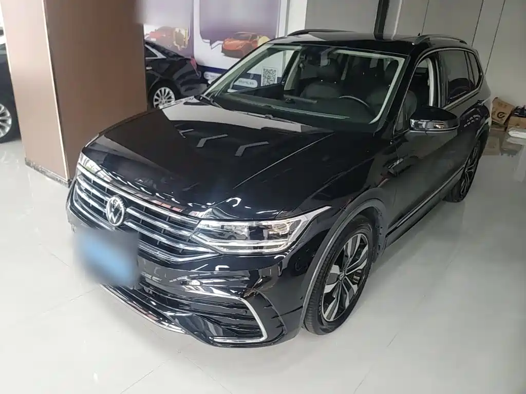 Volkswagen Tiguan L — миниатюра 2