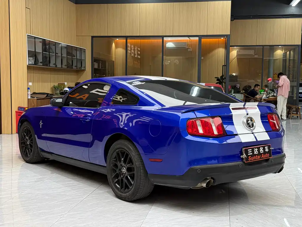 Ford Mustang 2012 3.7L V6 AT Luxury