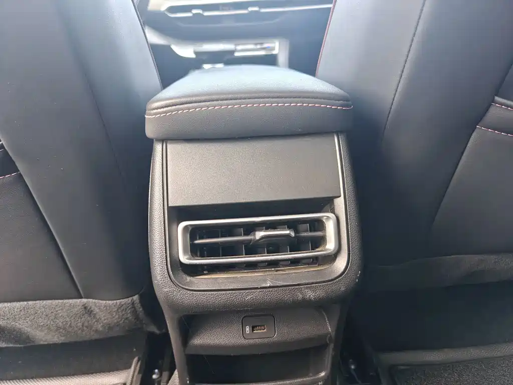 Changan Eado — миниатюра 10