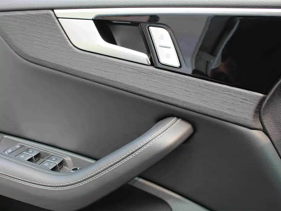 Audi A4L — миниатюра 10