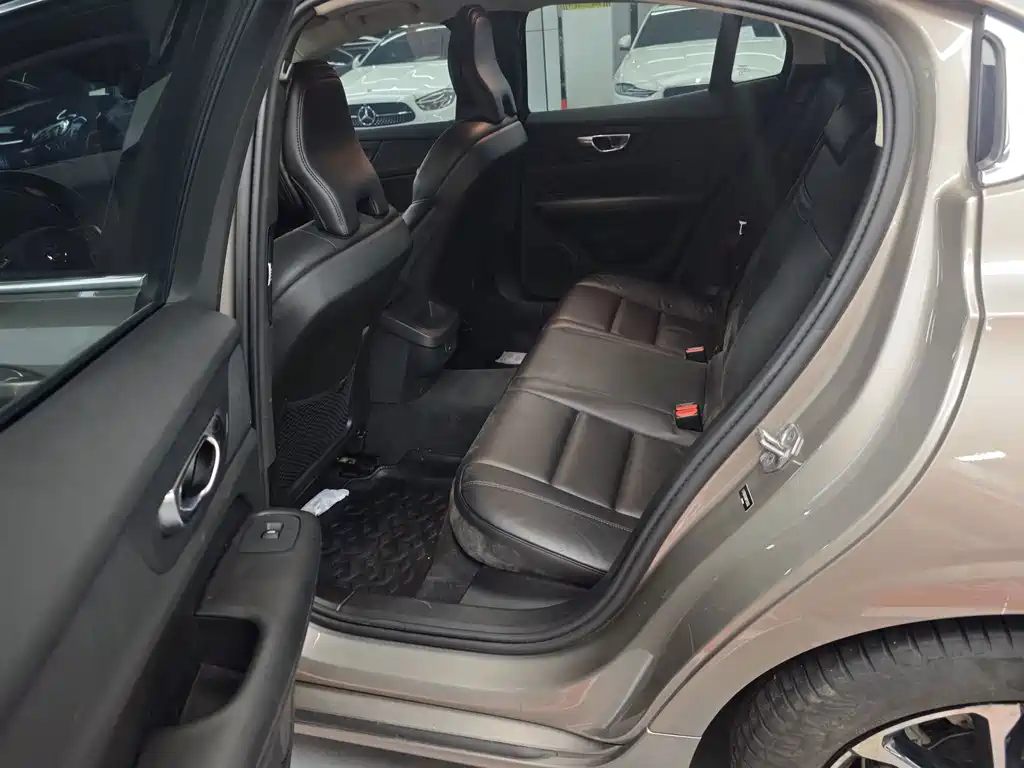 Volvo S60 — миниатюра 6