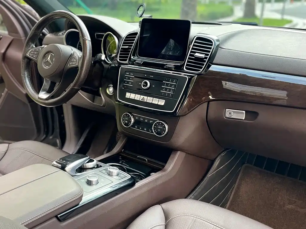 Mercedes-Benz GLS — миниатюра 52