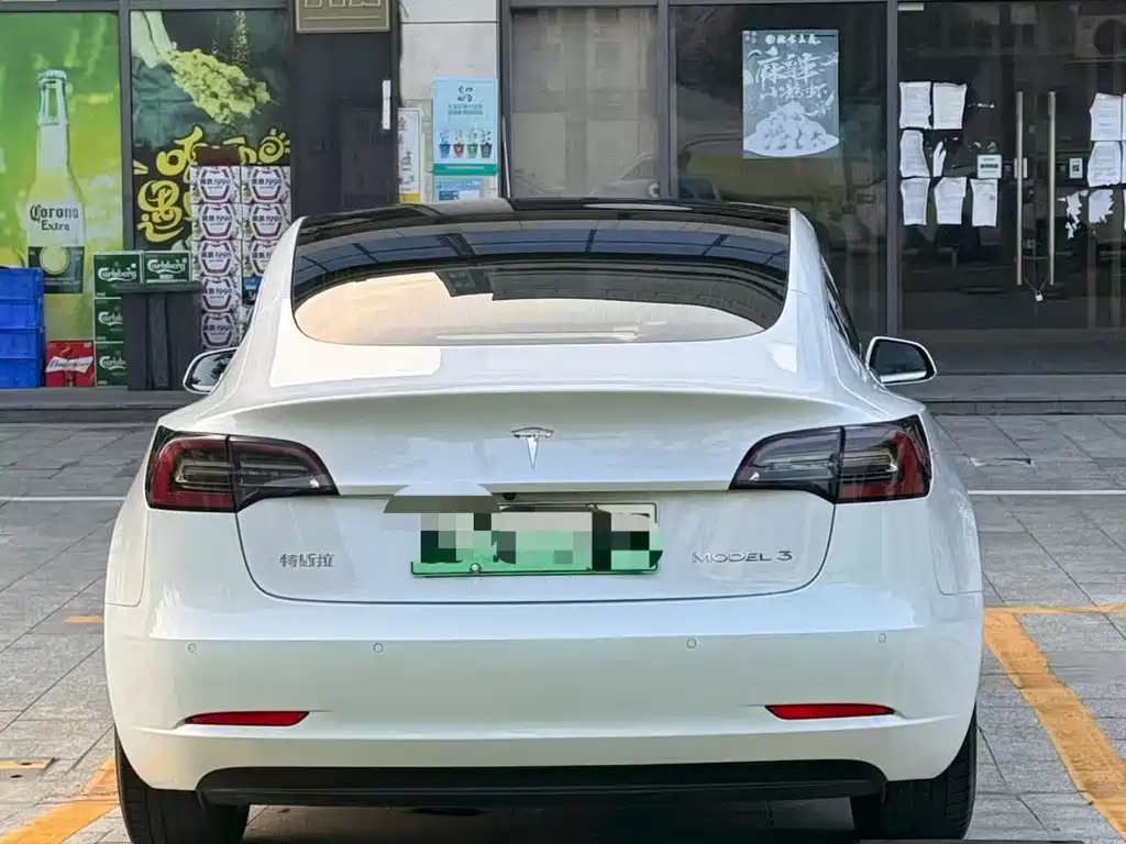 Tesla Model 3 — миниатюра 4