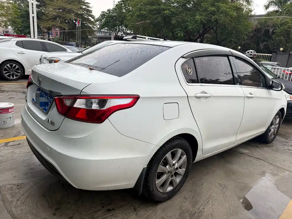 DONGFENG A30