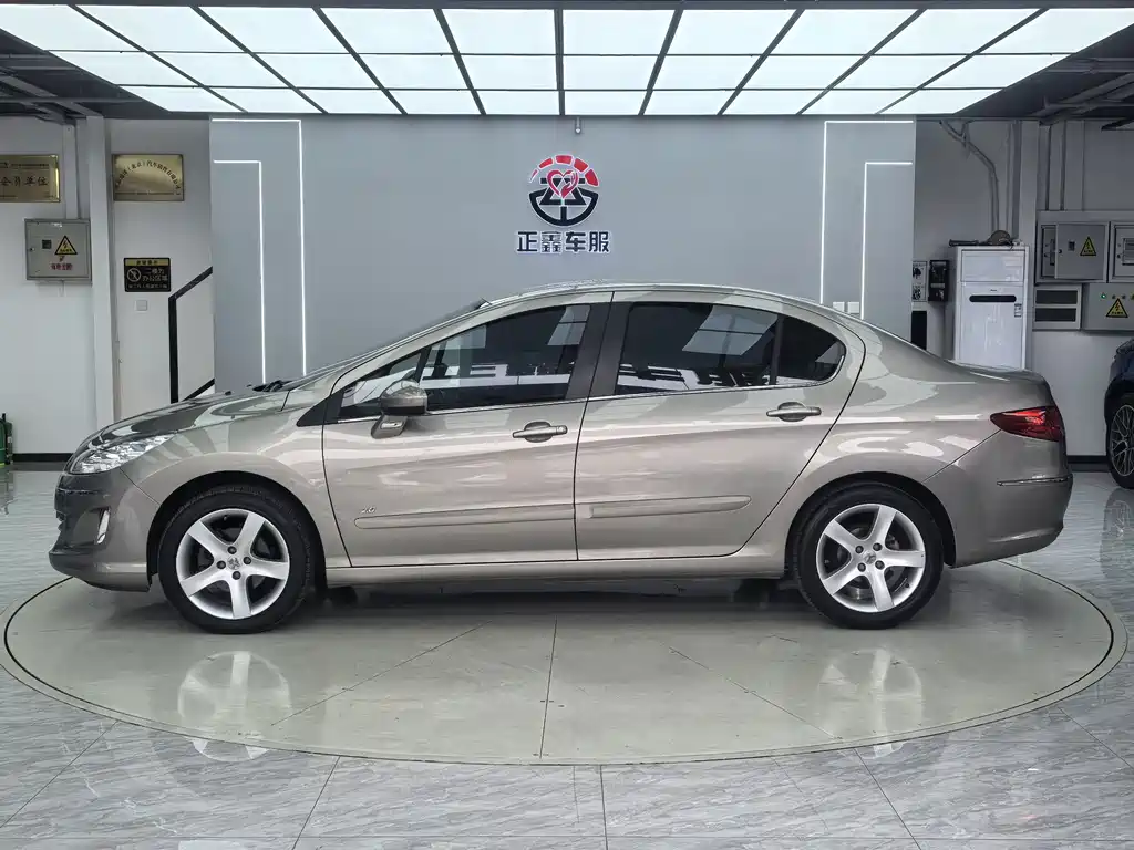 Peugeot 408 2.0L Auto Comfort Edition, фото 13
