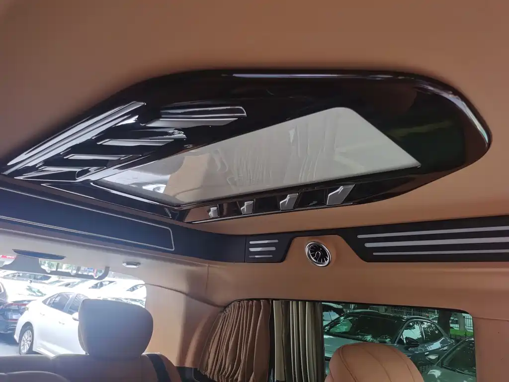 Mercedes-Benz V-Class — миниатюра 19