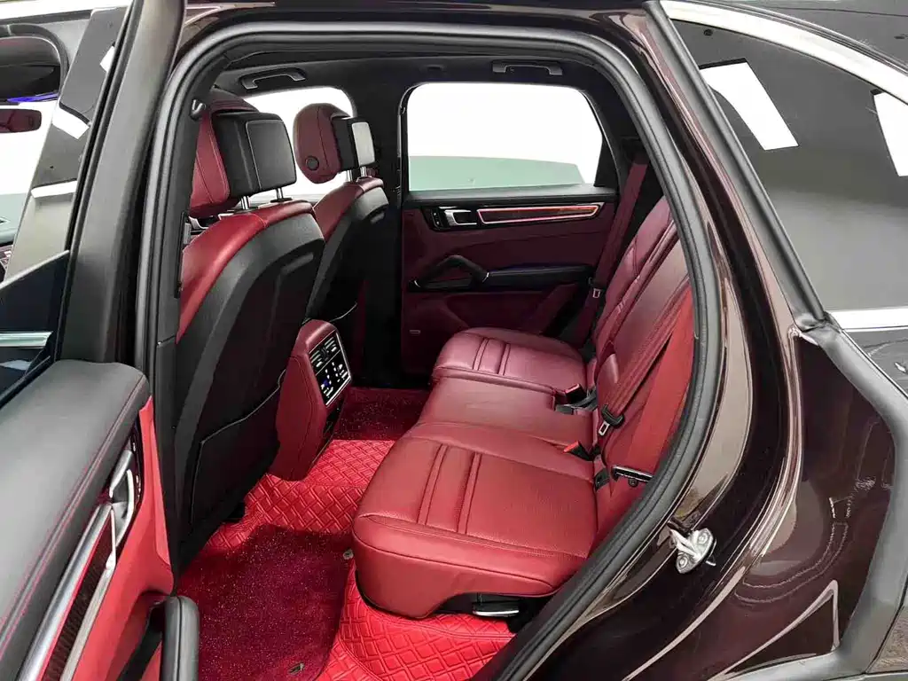 Porsche Cayenne — миниатюра 12