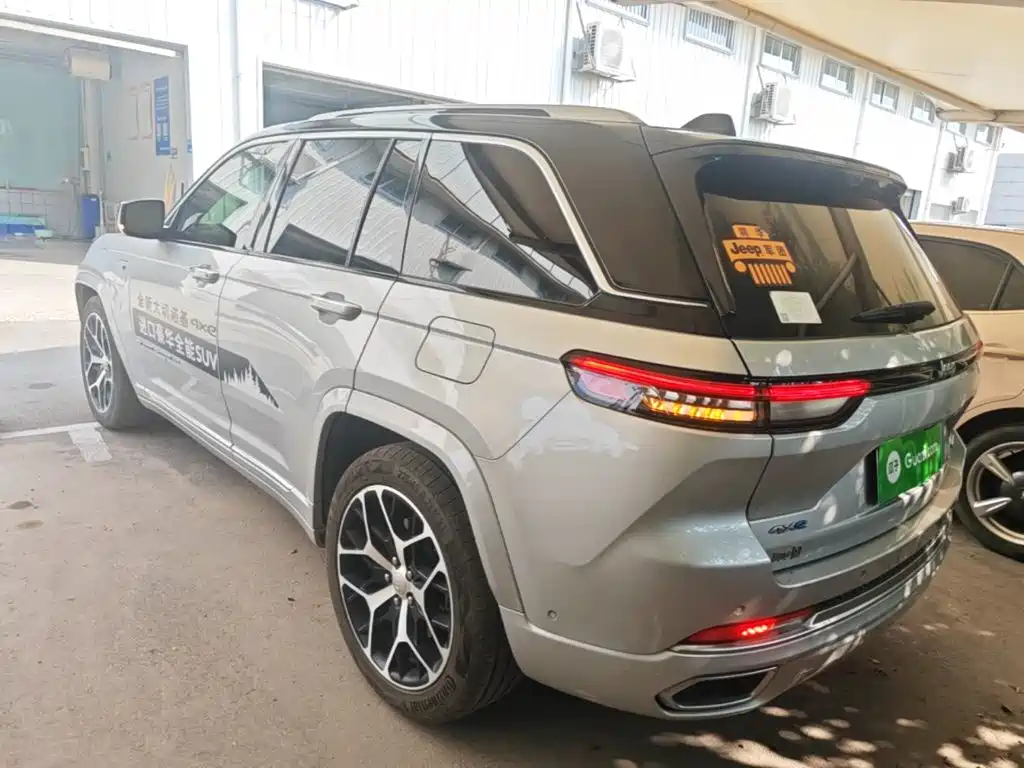 Jeep Grand Cherokee 4xe (Import) — миниатюра 5