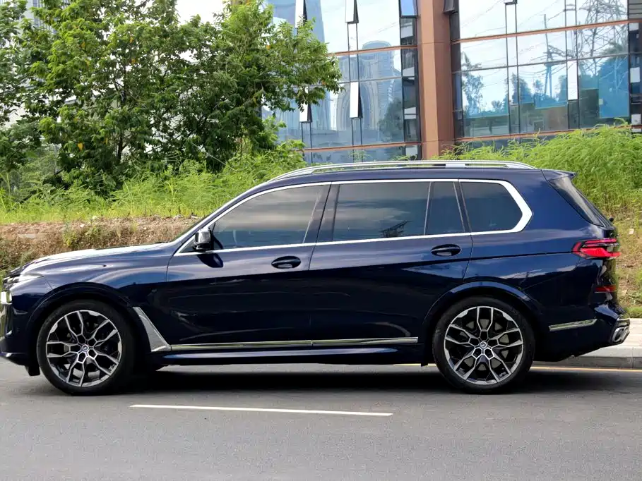 BMW X7 M60i — миниатюра 3
