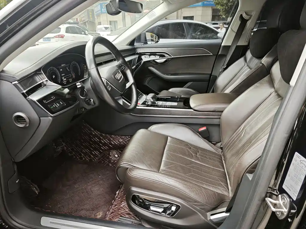 Audi A8 — миниатюра 5