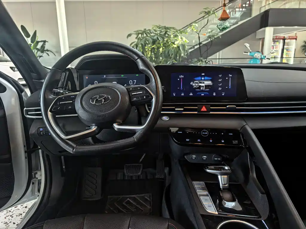 Hyundai Elantra — миниатюра 19