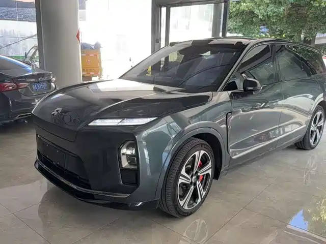 2025 Nio ES8