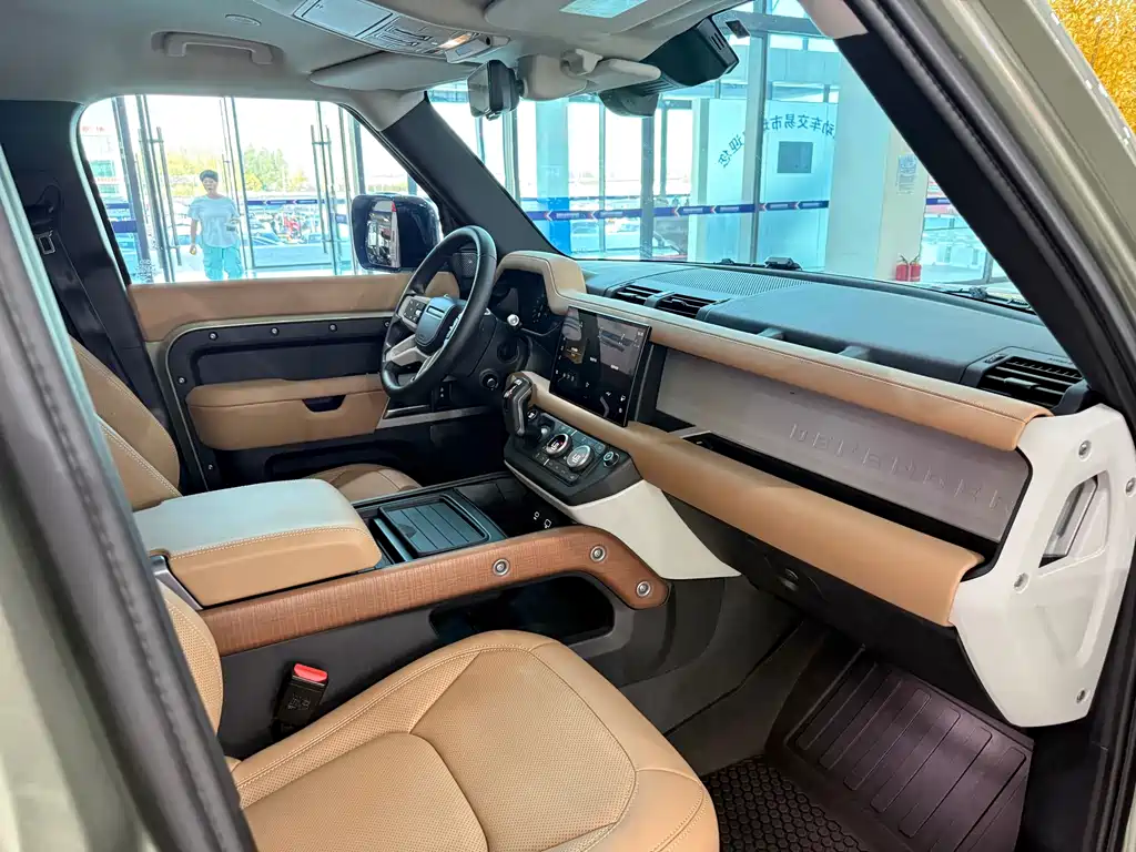 Land Rover Defender — миниатюра 10