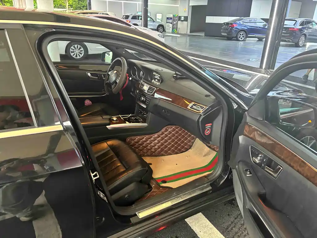 Mercedes-Benz E-Class — миниатюра 6