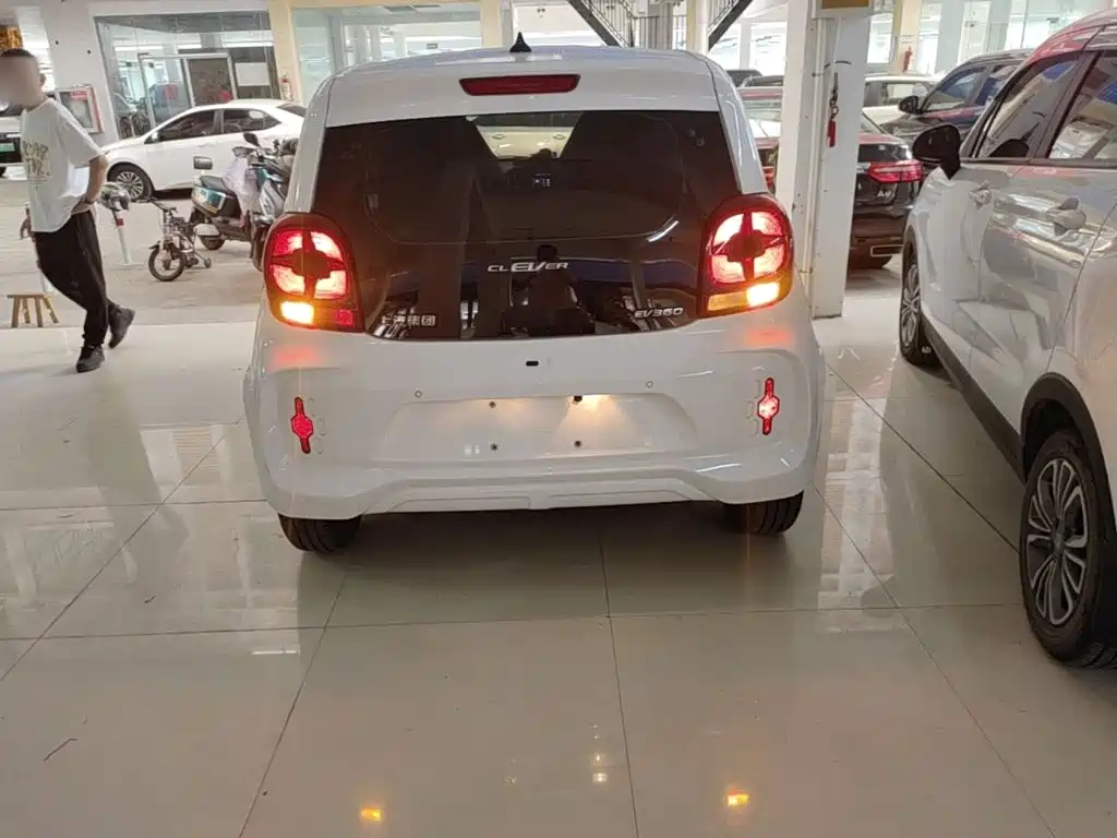 Roewe Clever — миниатюра 6