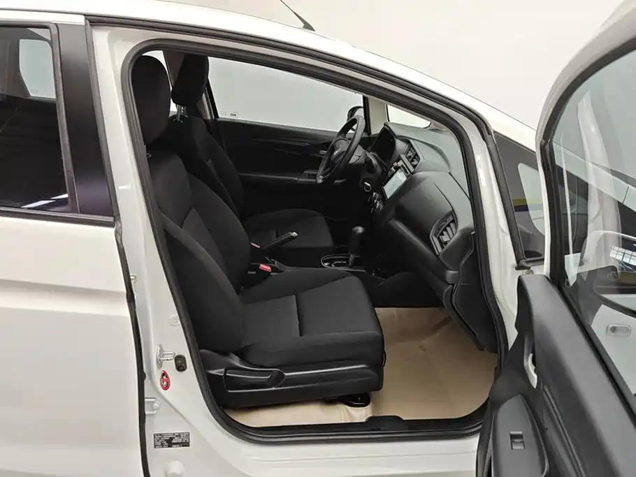 Honda Fit — миниатюра 8