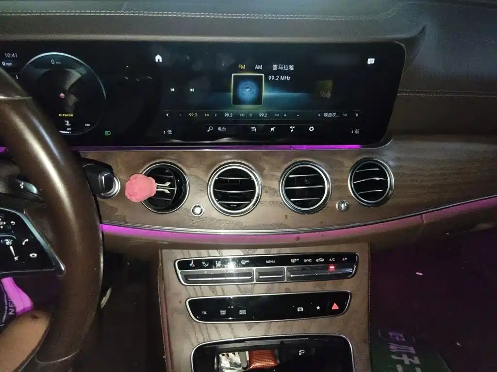 Mercedes-Benz E-Class — миниатюра 6